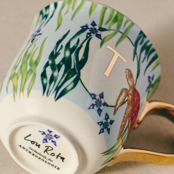 NWT Anthropologie Lou Rota Monogram Nature Mug Letter T Turtle - Picture 2 of 3